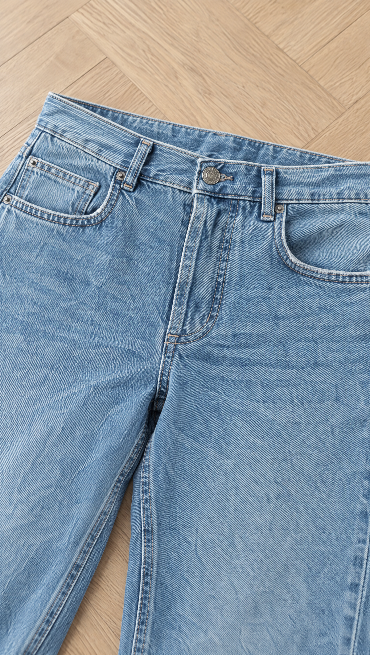 Jeans Adriana - dettaglio del denim e delle cuciture