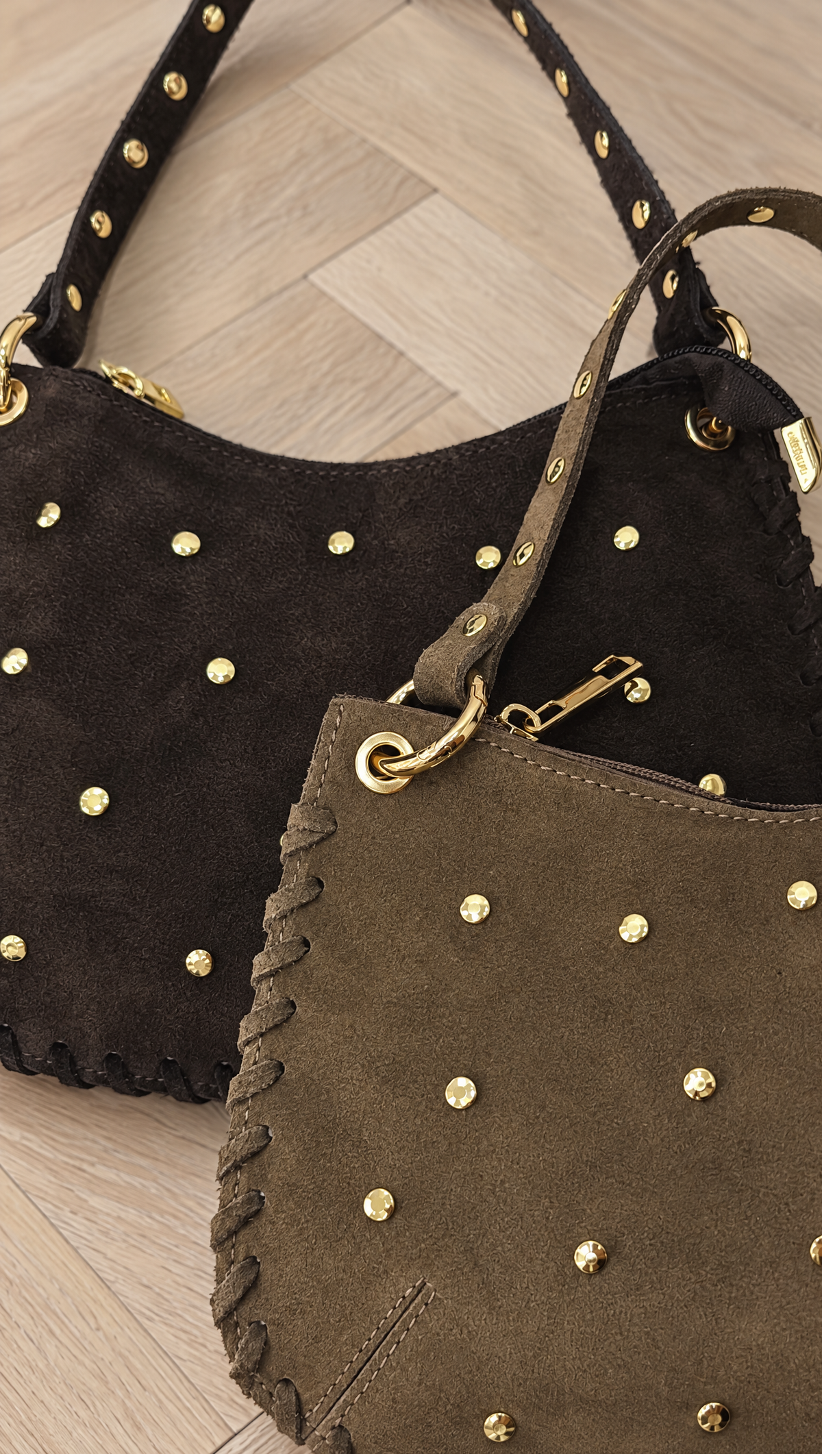 Borsa Bengi - dettaglio delle borchie e delle cuciture
