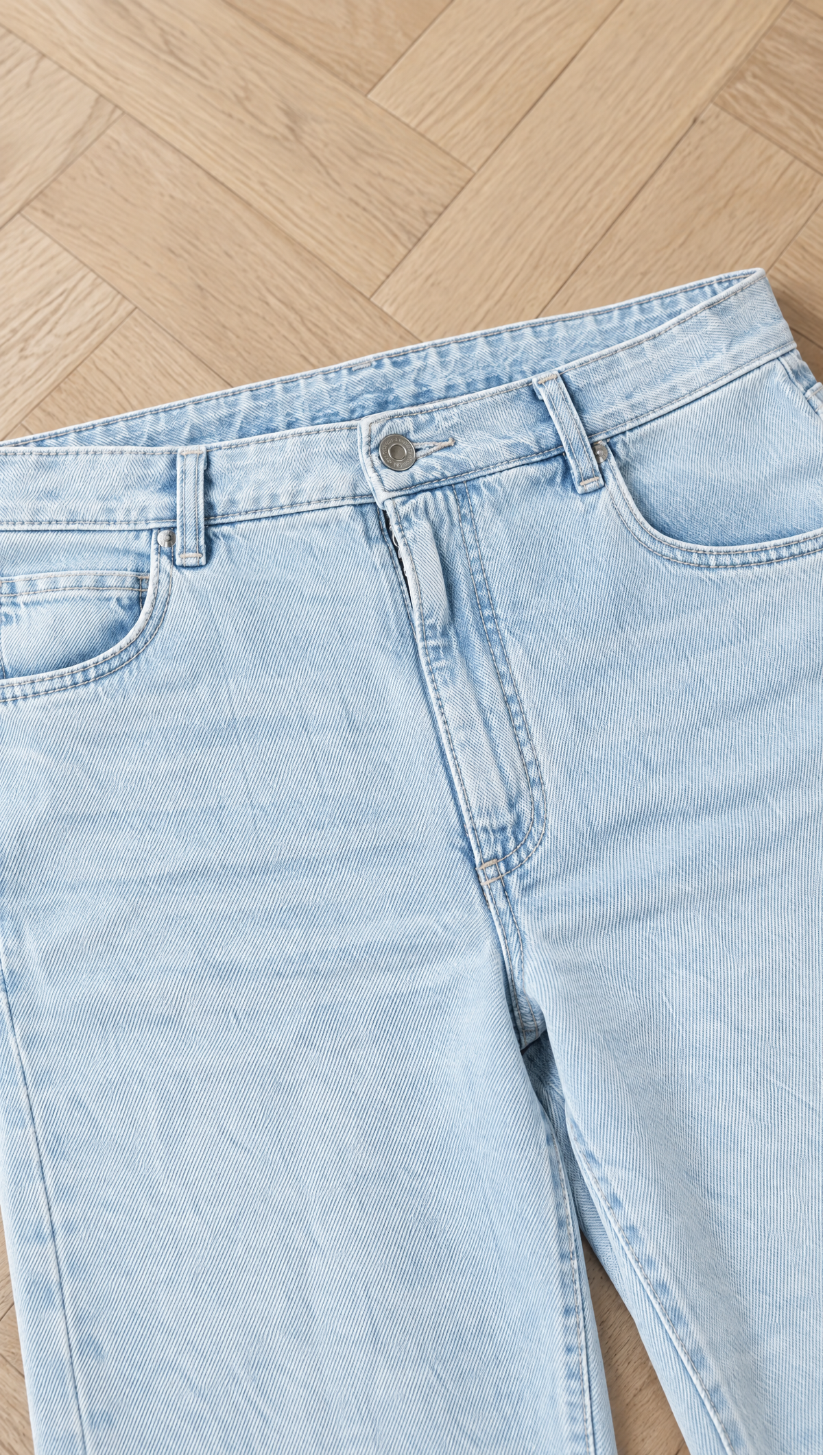 Jeans linette - dettaglio del denim e delle cuciture